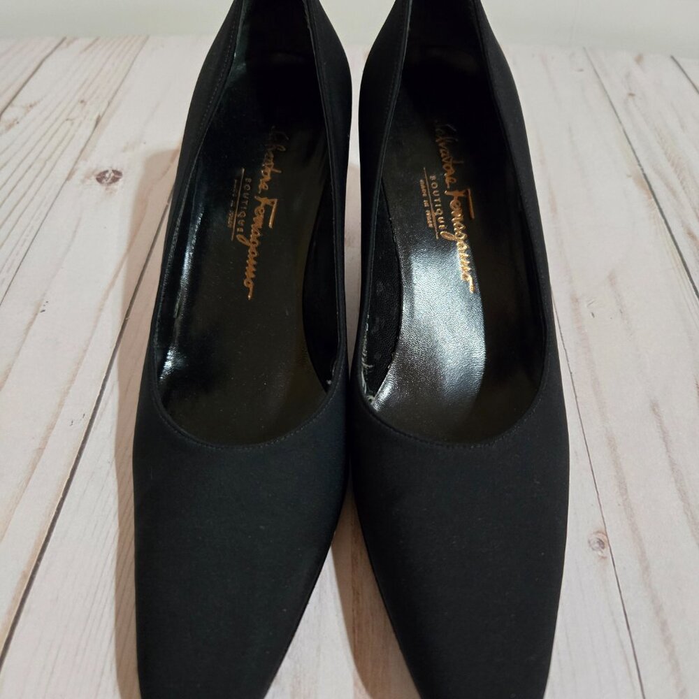 Salvatore Ferragamo Nisida Pumps Women 8 AA Narrow Black Suede Heels - Picture 7 of 10